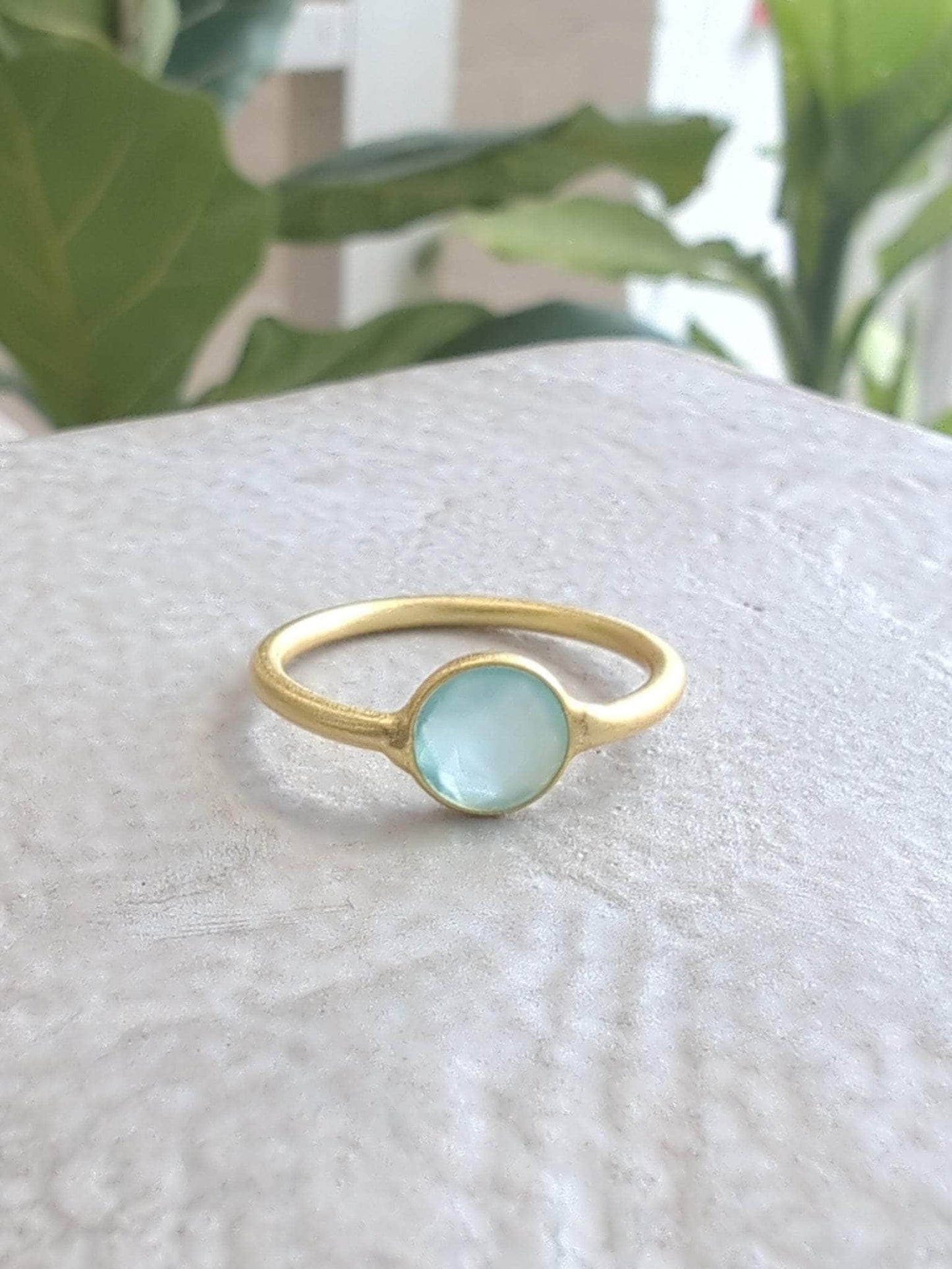 Ash & Rose ring Aqua Chalcedony / 4 Mini Pebble Ring - Gold Mini Pebble Ring - Gold