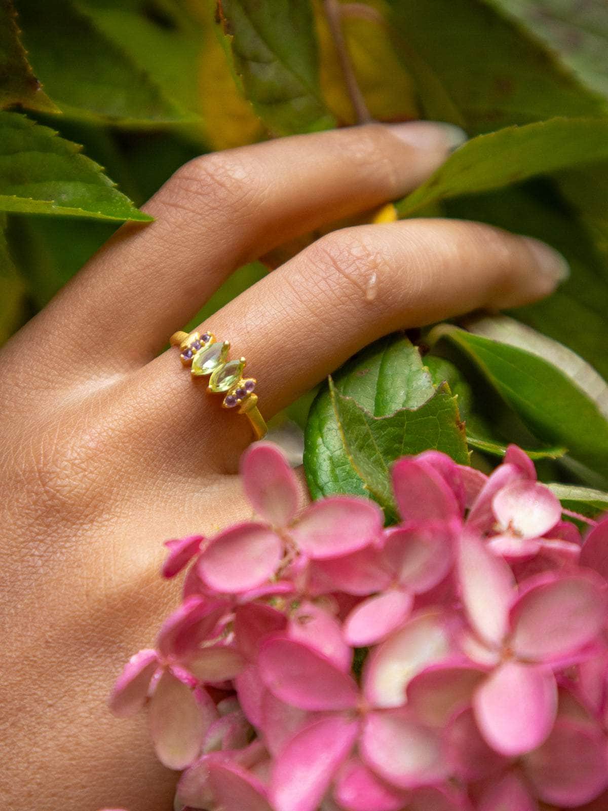 Ash & Rose ring Bitty Leaf Ring Bitty Leaf Ring