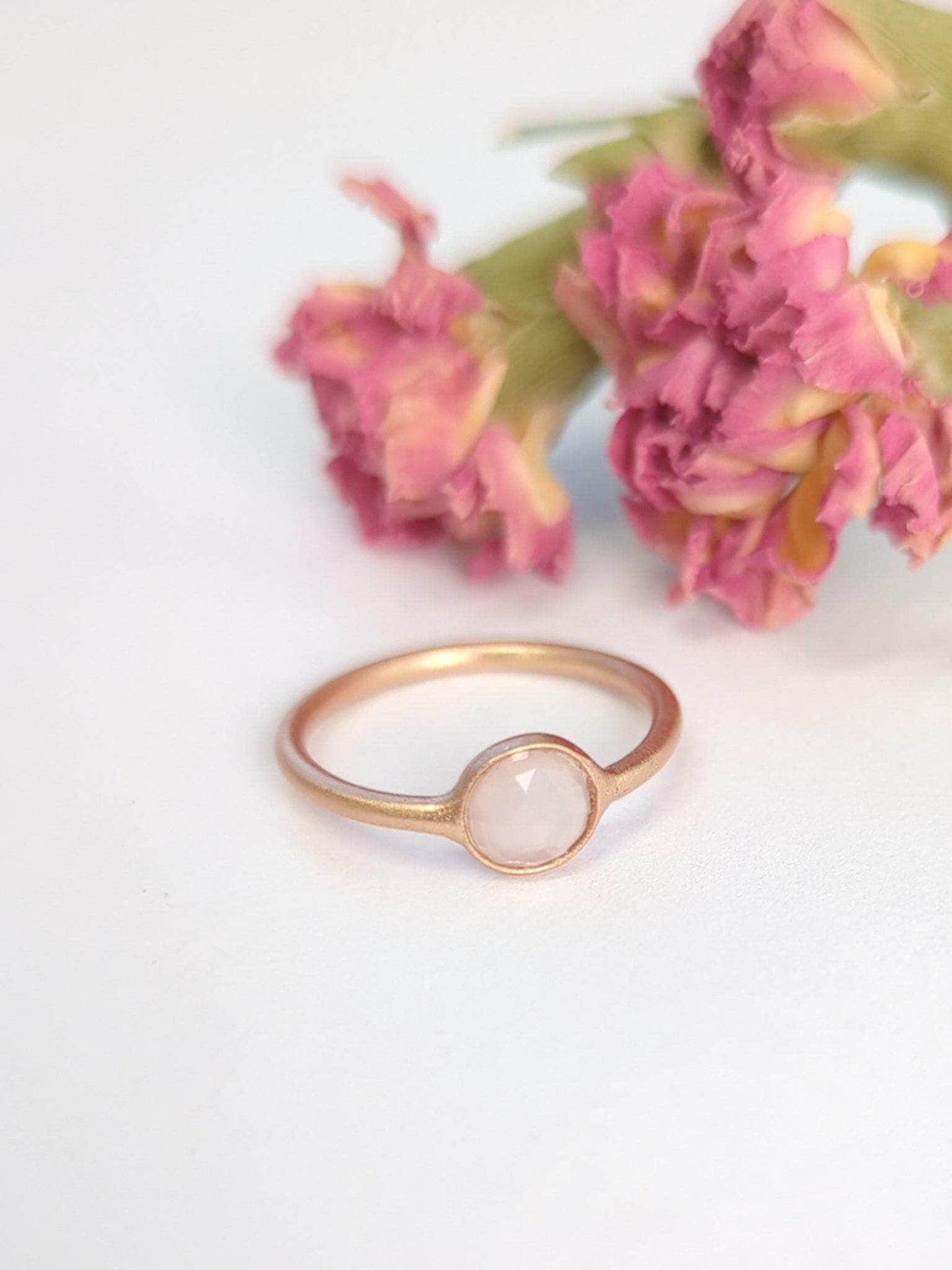Ash & Rose ring Rose Quartz / 4 Mini Pebble Ring - Rose Gold Mini Pebble Ring - Rose Gold