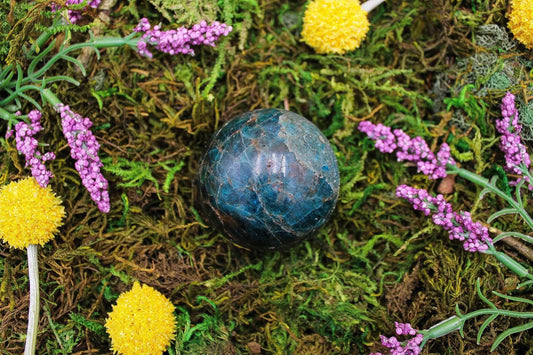 6-11 Crystals Crystal Apatite Sphere (apt-02) 58mm