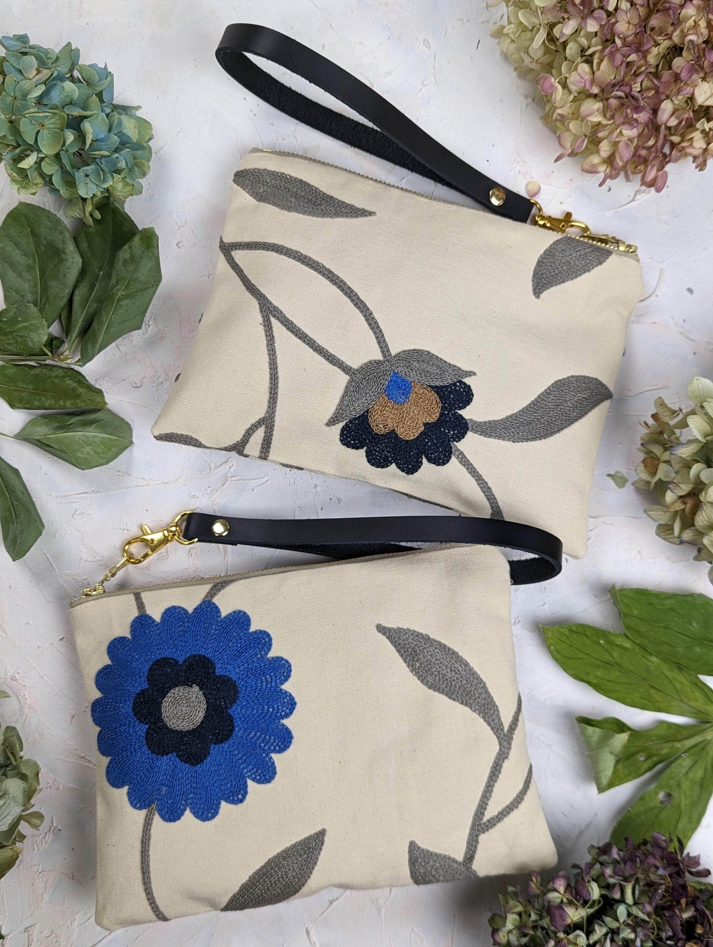 Ash & Rose Blue Poppy Wristlet Purse Blue Poppy Wristlet Purse