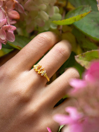 Ash & Rose ring Bitty Leaf Ring Bitty Leaf Ring