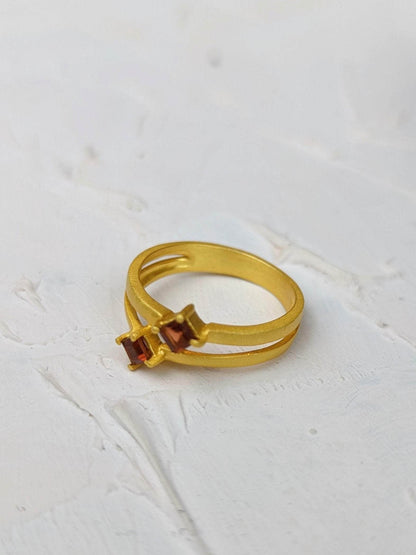 Ash & Rose ring Garnet and Gold Split Shank Ring Garnet and Gold Split Shank Ring