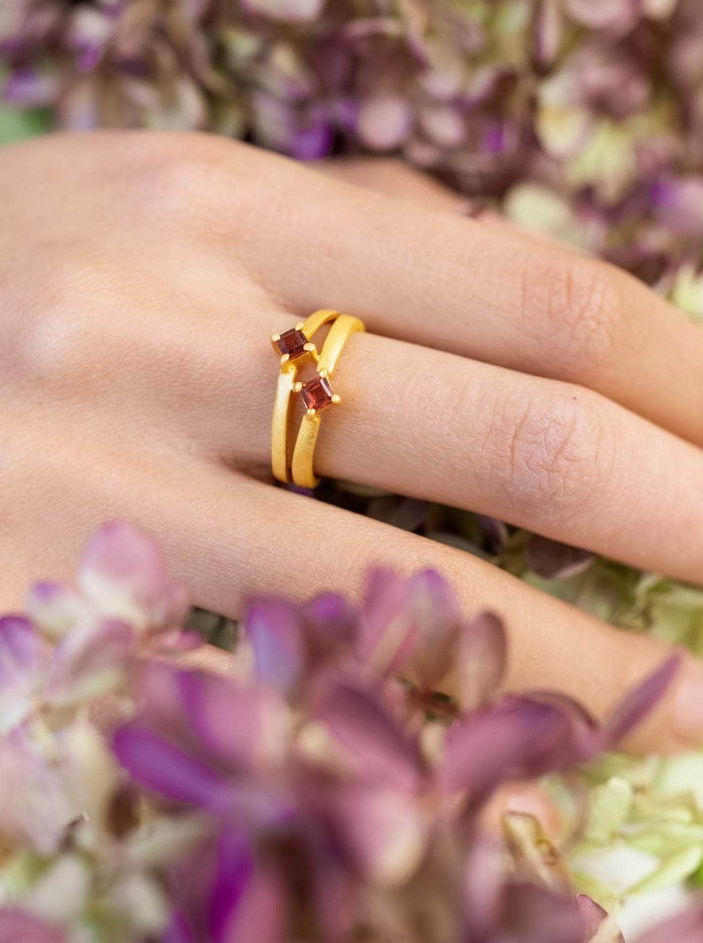 Ash & Rose ring Garnet and Gold Split Shank Ring Garnet and Gold Split Shank Ring