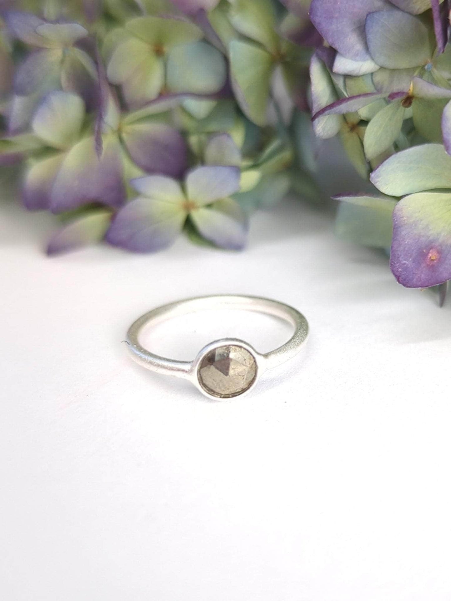 Ash & Rose ring Pyrite / 4 Mini Pebble Ring - Silver Mini Pebble Ring - Silver
