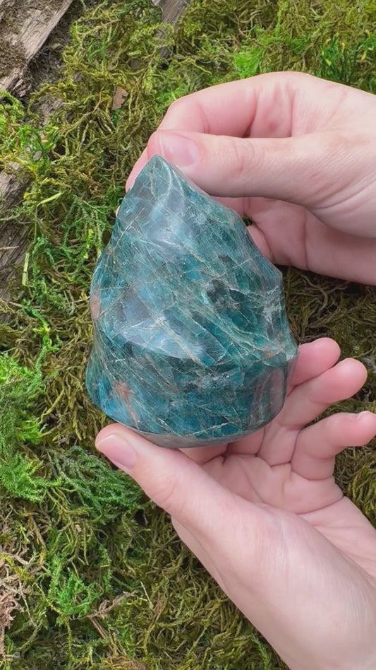 Apatite Flame (apt-06) 3.5" Tall